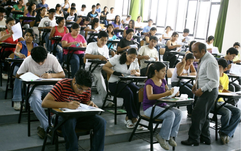 Cuántos años dura una carrera técnica en SENATI y qué factores pueden alargarla